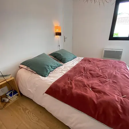 Avec Piscine, Wifi Et Jardin Au Coeur Des Abatilles, Proche Et Commerces - Fr-1-374-202 Villa *