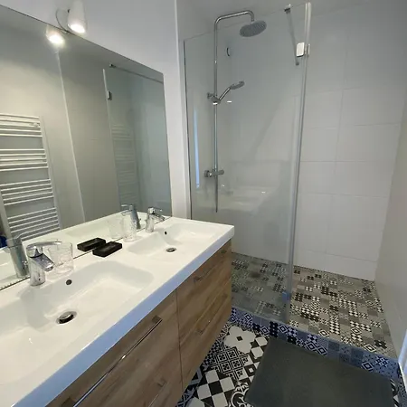 Avec Piscine, Wifi Et Jardin Au Coeur Des Abatilles, Proche Et Commerces - Fr-1-374-202 *